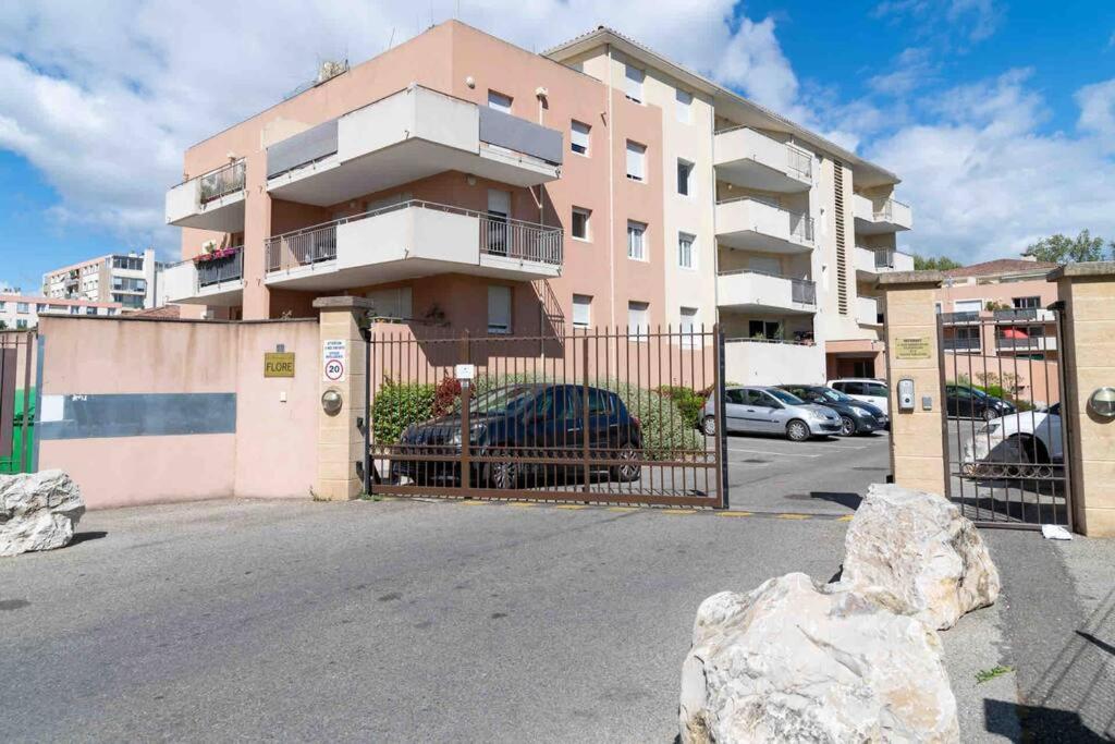 Appartement Avignon Garage-Spacieuse Terrasse מראה חיצוני תמונה